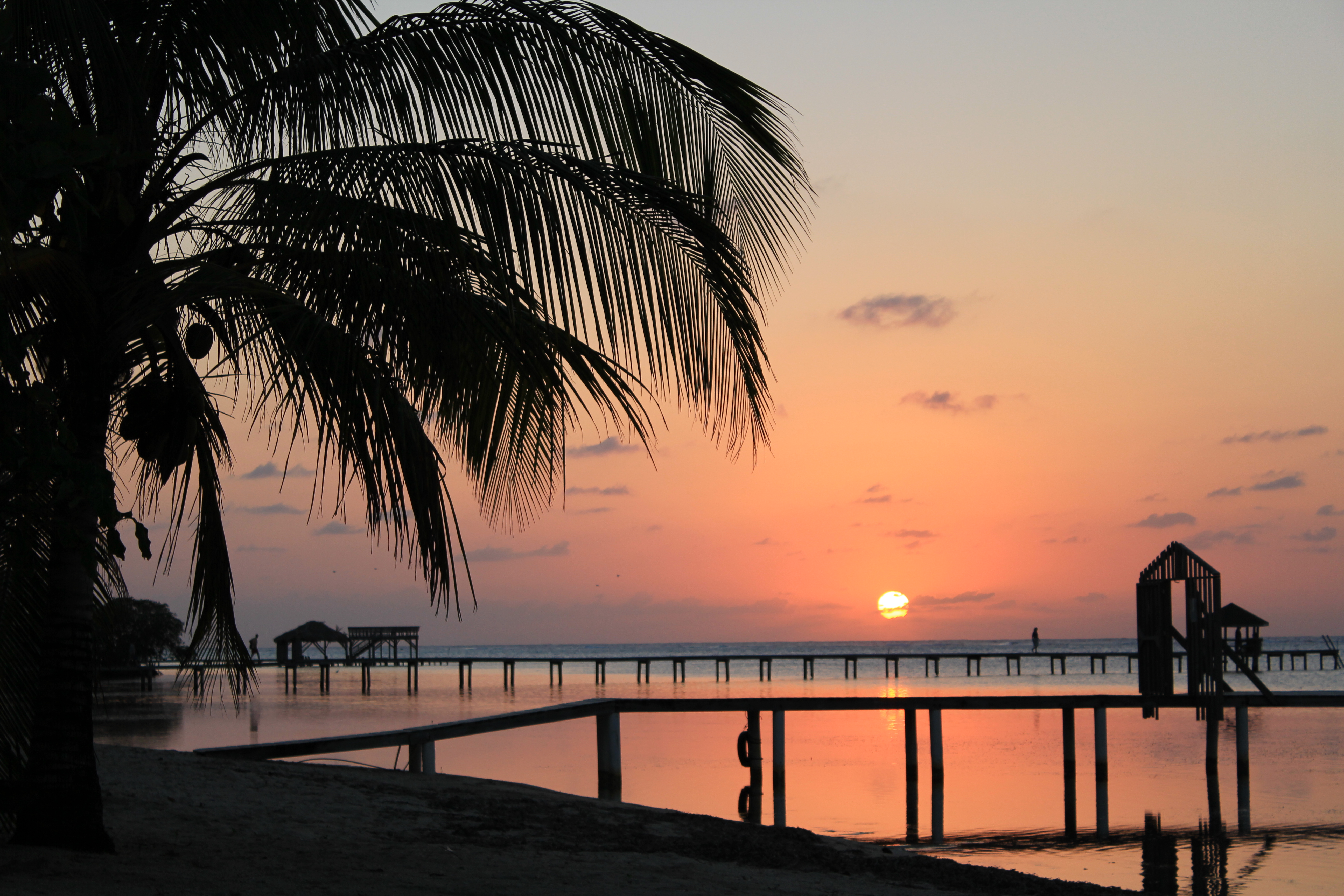 Roatan sunset, roatan piers, roatan beautiful beach